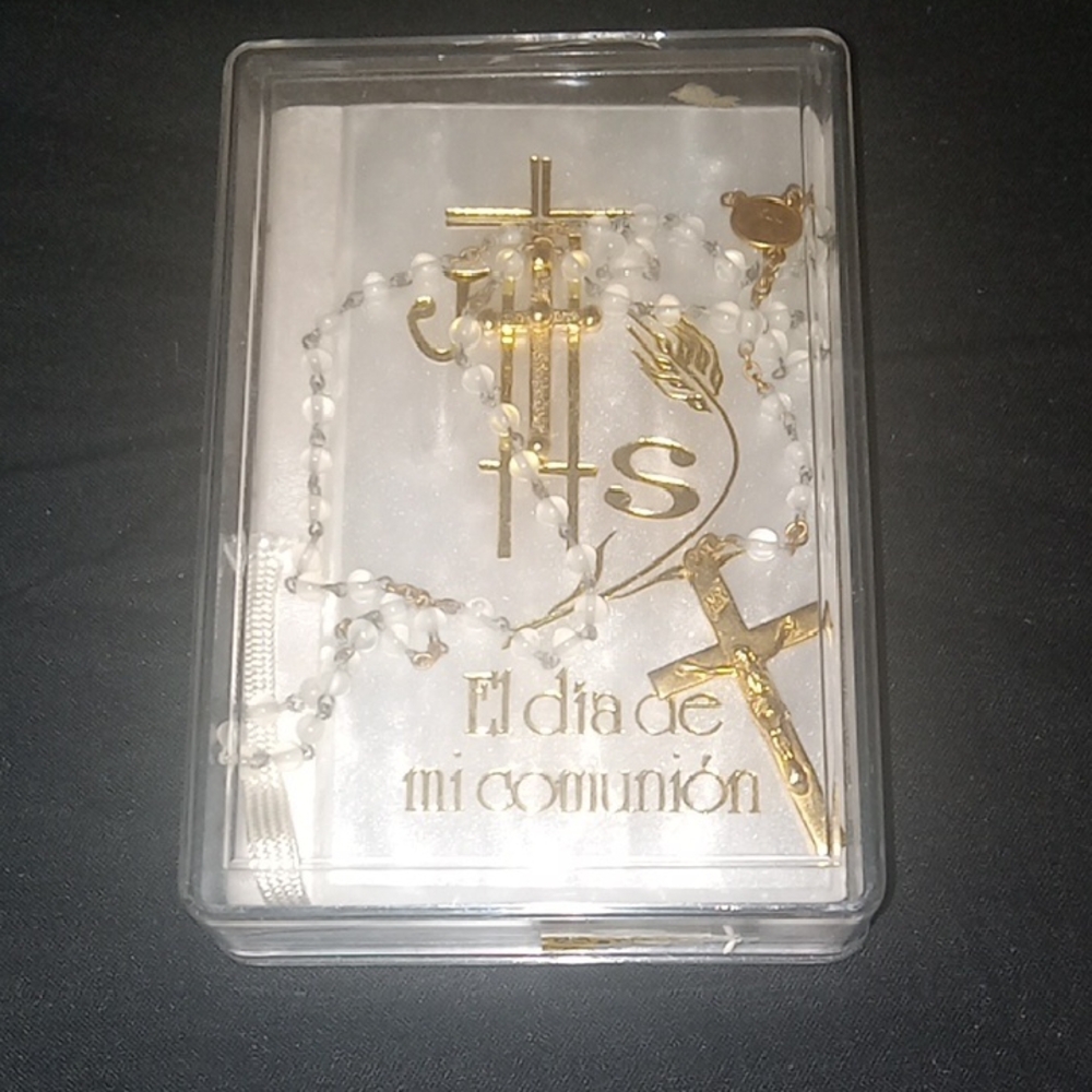El Dia De Mi Comunion Spanish Book With Mini Rosary Catholic Christian